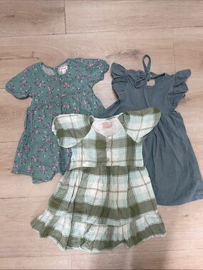 Girls summer dresses (bundle)